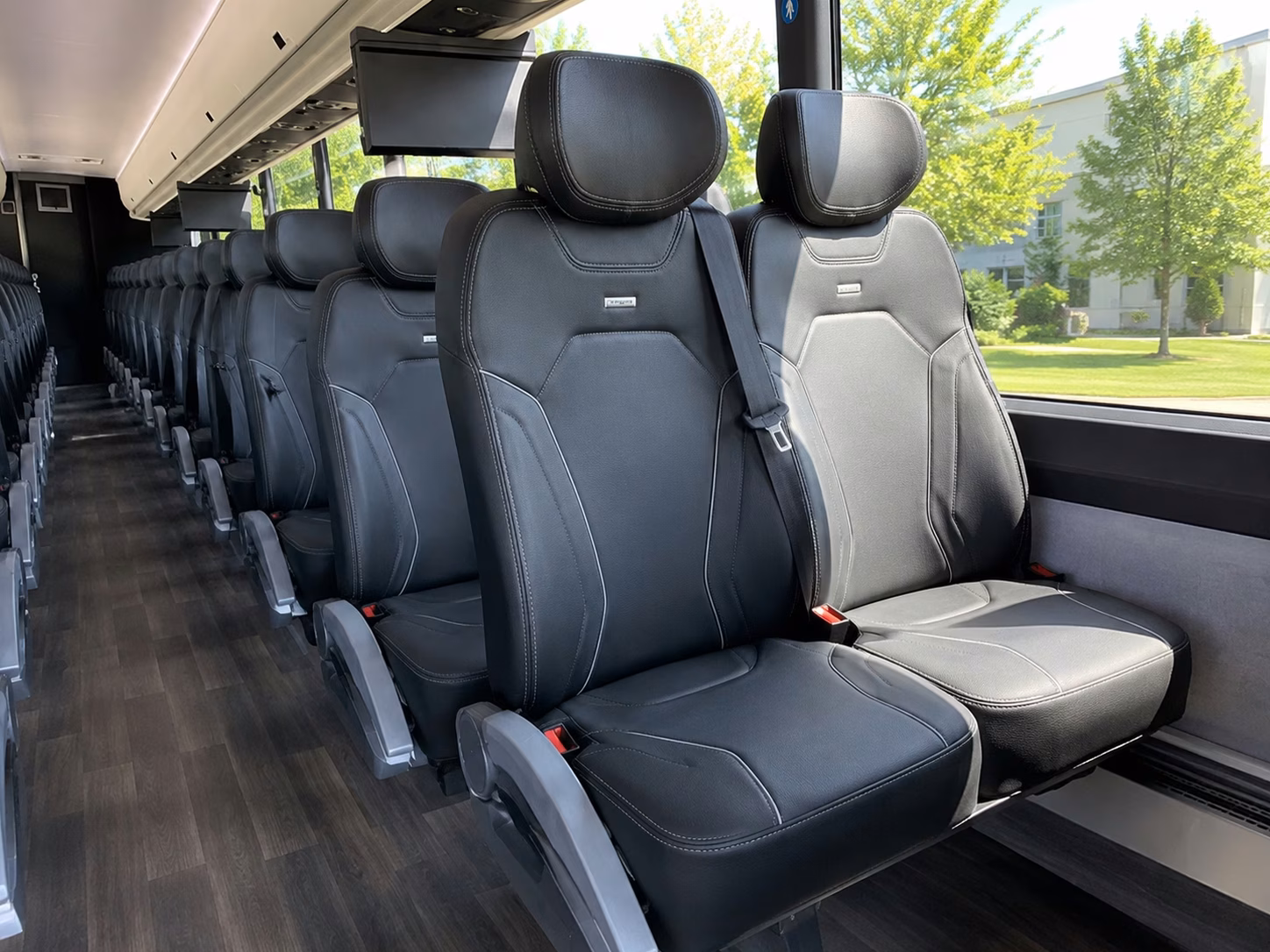 airport transfers and late night wedding pickup services in murrieta